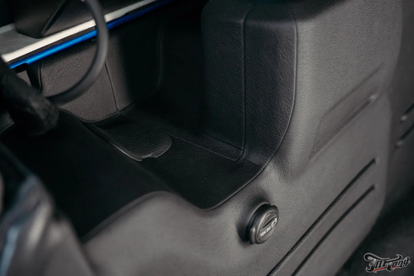 Прокачали Jeep Wrangler Rubicon, часть 2: установка цветных ремней безопасности, доработки по кузову. Как выглядит автомобиль после всех работ?